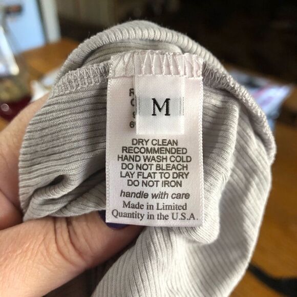 NWT Michael Lauren Sherman Draped V-Neck Top Shirring & Thumbhole Gray - M - Picture 10 of 11